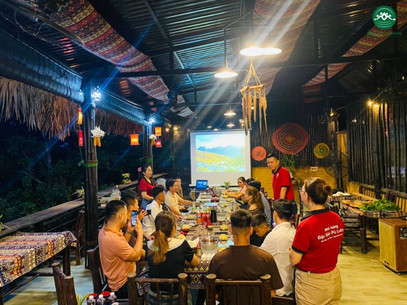 đặt bàn nhà hàng Pù Luông