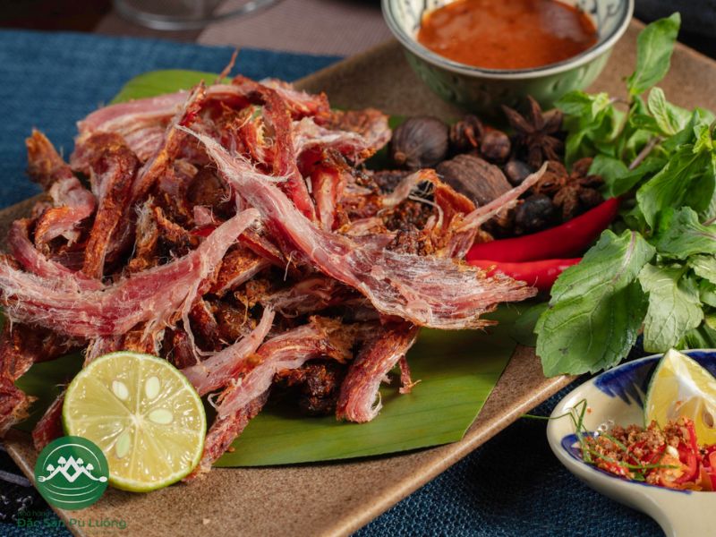 Thịt trâu gác bếp