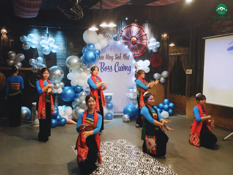 Ngắm điệu múa Thái, nhâm nhi vị đặc sản tại Nhà hàng Đặc sản Pù Luông.